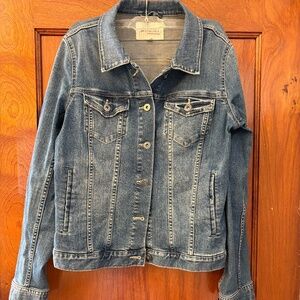 Vince Camuto denim jacket - women’s size M